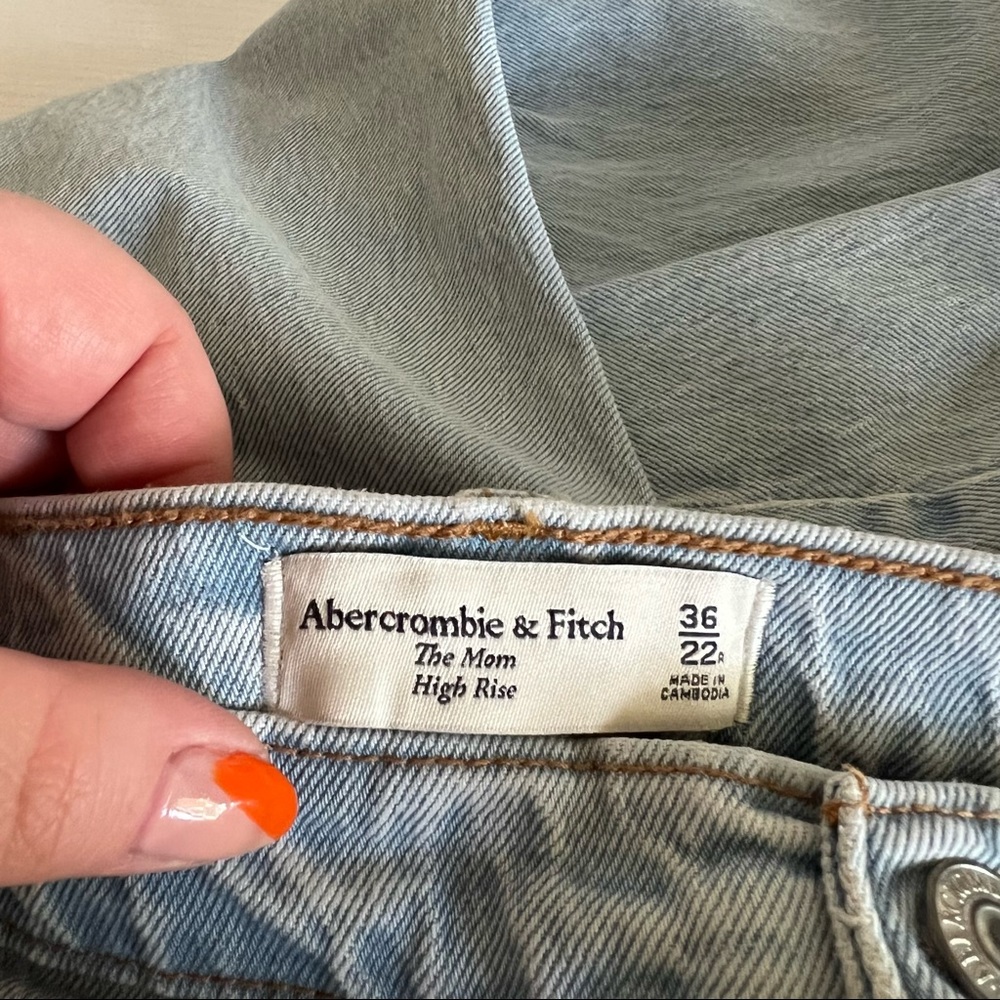 Abercrombie | High Rise Ripped Mom Jeans - Picture 7 of 8